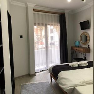 Valeria House